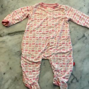 Magnetic me elephant footie